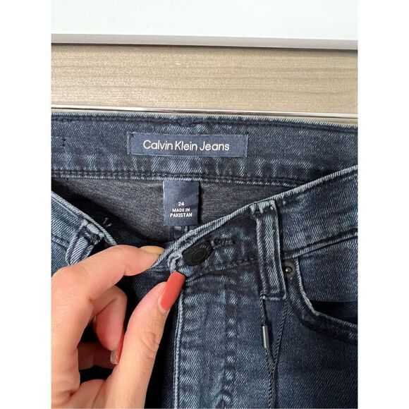 Calvin Klein CK Women's Super-High Rise Flare Slit Hem Blue Jeans Size 24 - Picture 6 of 9